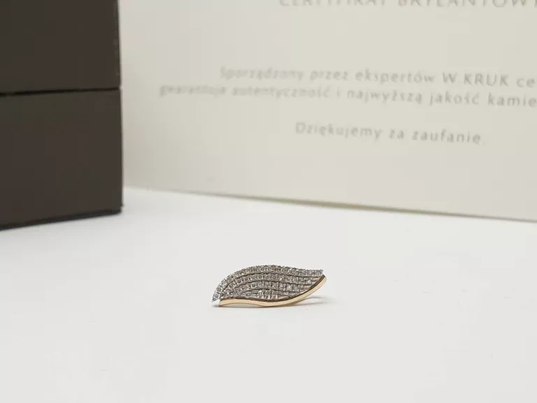 DELIKATNA ZŁOTA ZAWIESZKA Z DIAMENTAMI W.KRUK 0,06CT 585