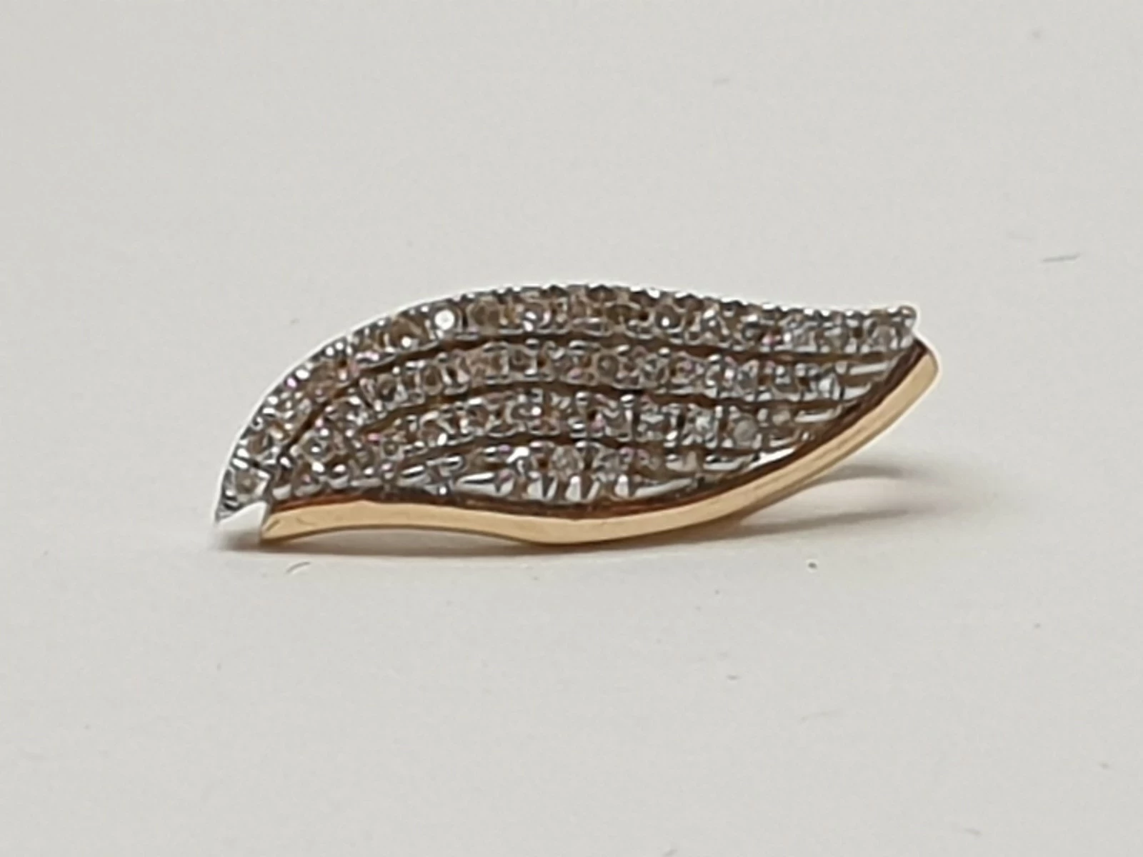delikatna-zlota-zawieszka-z-diamentami-wkruk-006ct-585-kolor-dominujacy-205826-225106