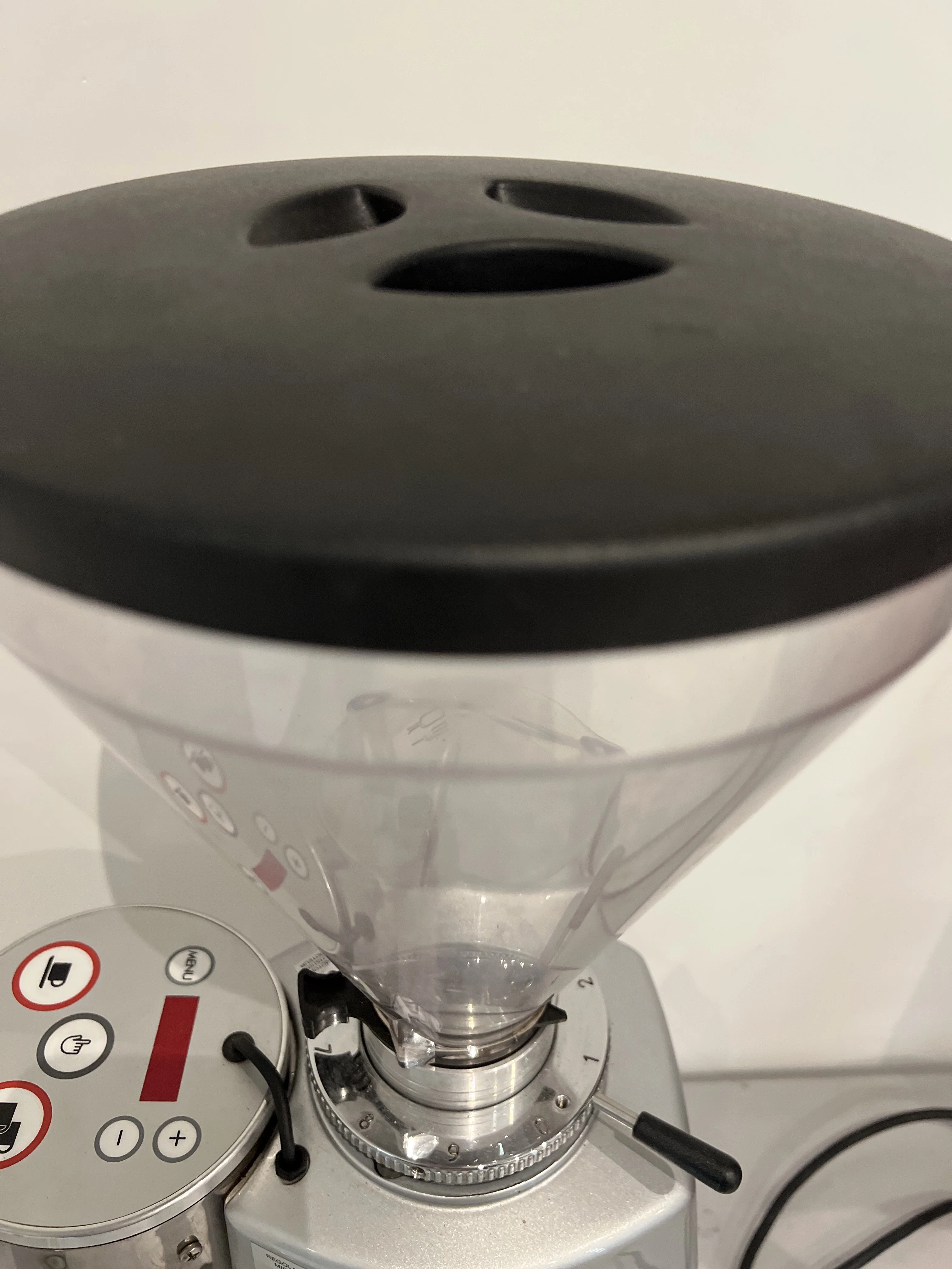 mlynek-do-kawy-elektryczny-automatyczny-kolor-dominujacy-129357-3