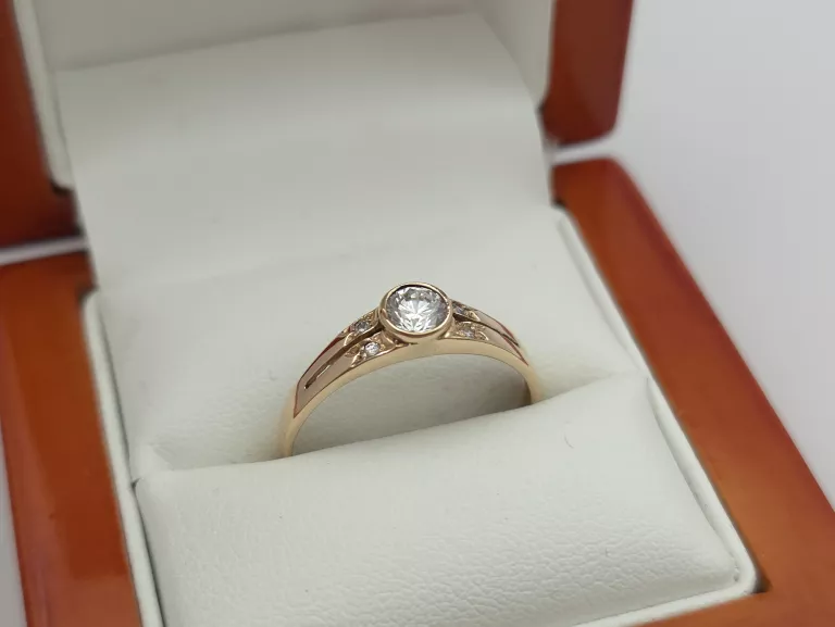 ZŁOTY PIERŚCIONEK - 585 14K R.21 1,90G