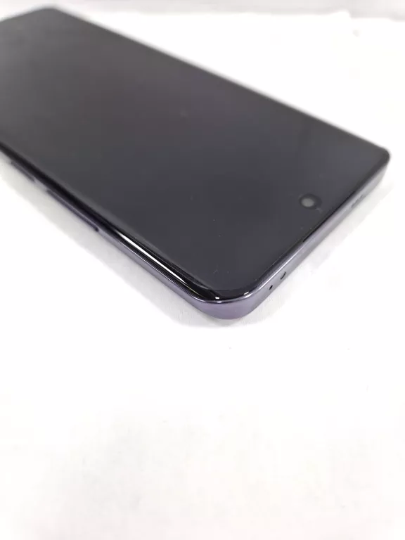 TELEFON OPPO RENO12 12 GB / 256 GB 5G