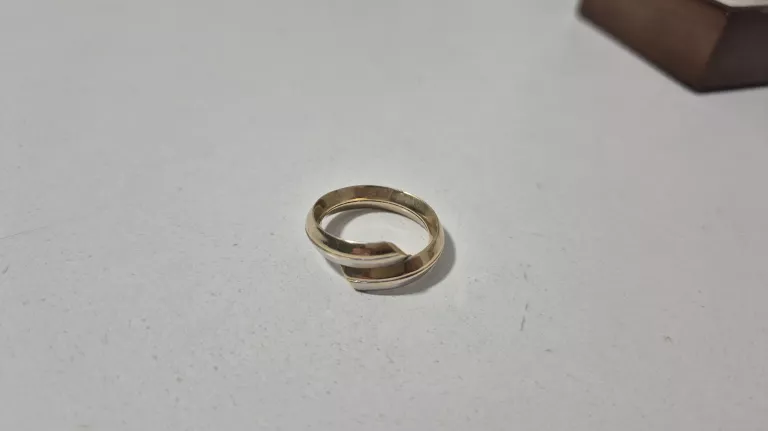 zloty-pierscionek-750-461-g-roz-15-kamien-17088-128