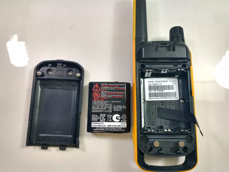 RADIOTELEFON MOTOROLA T82 EXTREME CZARNO-ŻÓŁTY