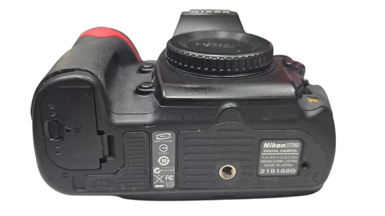 APARAT NIKON D700 + GRIP MB-D10 NIKON