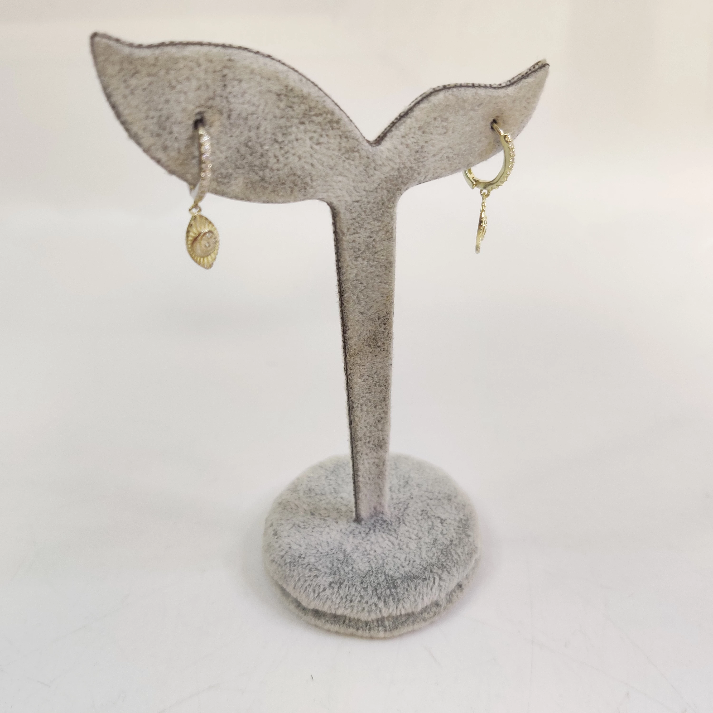 kolczyki-wiszace-z-cyrkoniami-plac-daszynskiego-5-czestochowa-sj