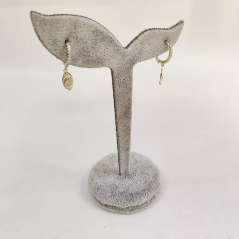 kolczyki-wiszace-z-cyrkoniami-plac-daszynskiego-5-czestochowa-sj