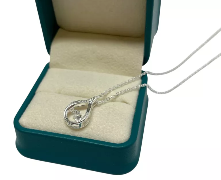 SREBRNY ŁAŃCUSZEK Z UROCZĄ ZAWIESZKĄ 2,6G/P.925/41-46CM