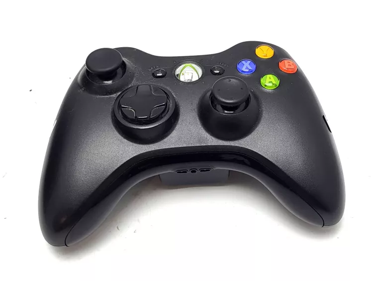 KONSOLA XBOX 360 SLIM 250GB PAD
