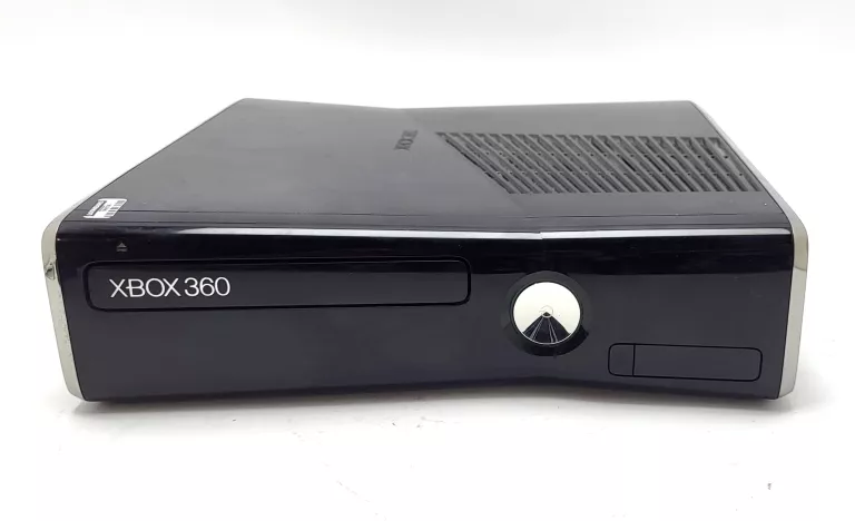 KONSOLA XBOX 360 SLIM 250GB PAD
