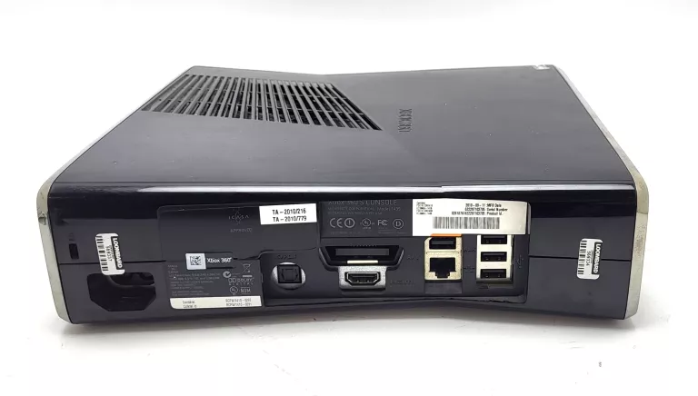 KONSOLA XBOX 360 SLIM 250GB PAD