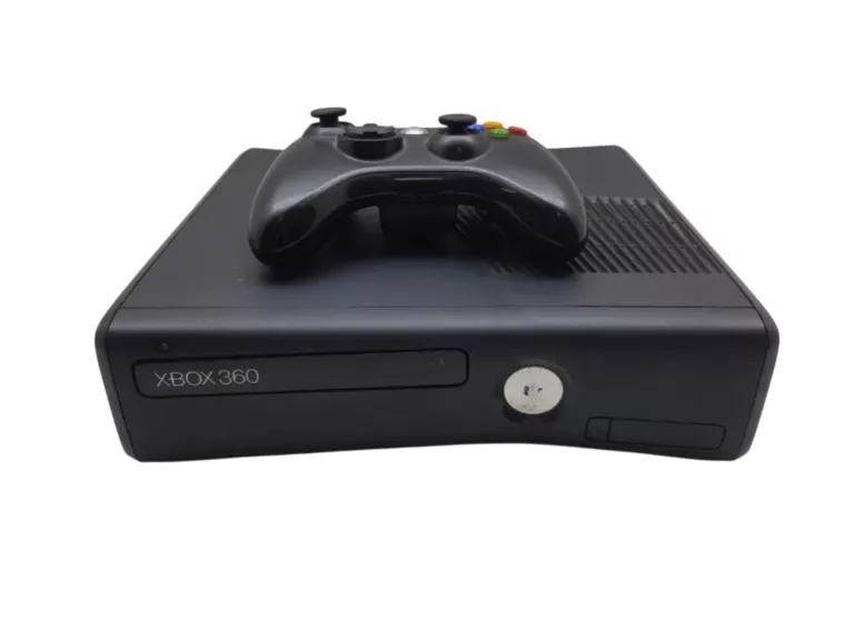 KONSOLA XBOX 360 320GB + PAD + 4 GRY