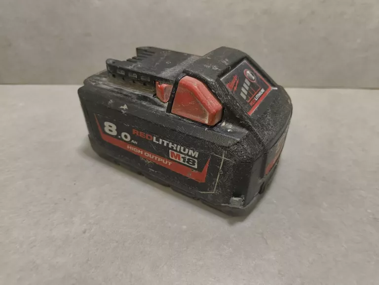 AKUMULATOR MILWAUKEE 8.0AH