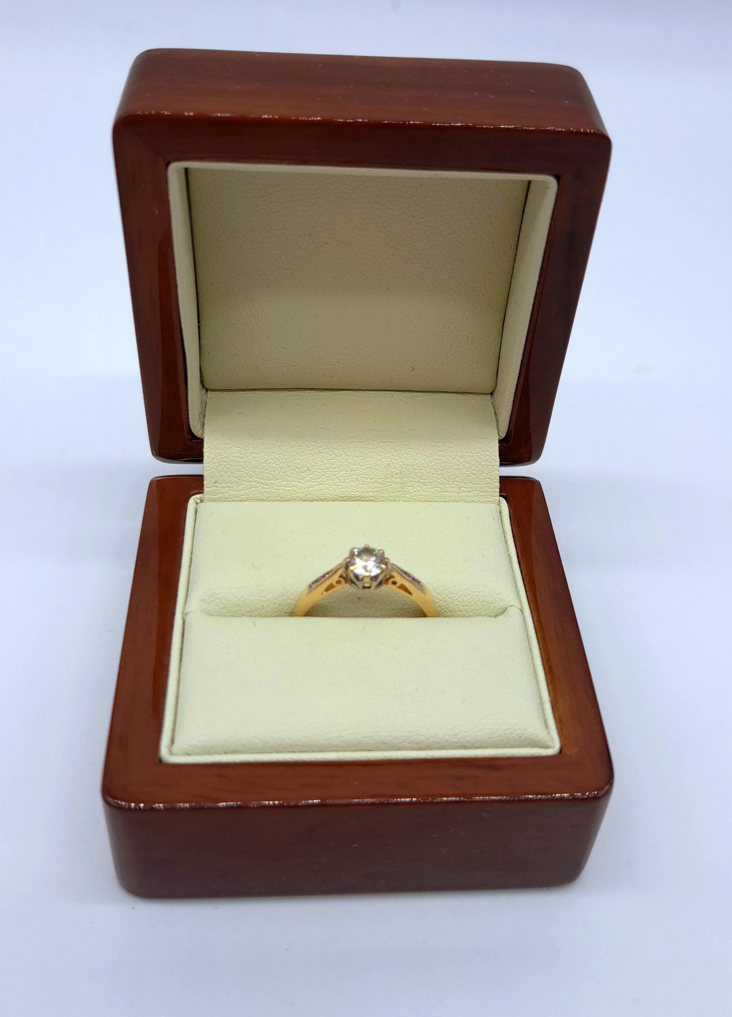 wyrob-jubilerski-uzywany-zloty-pierscionek-585-207g-waga-207