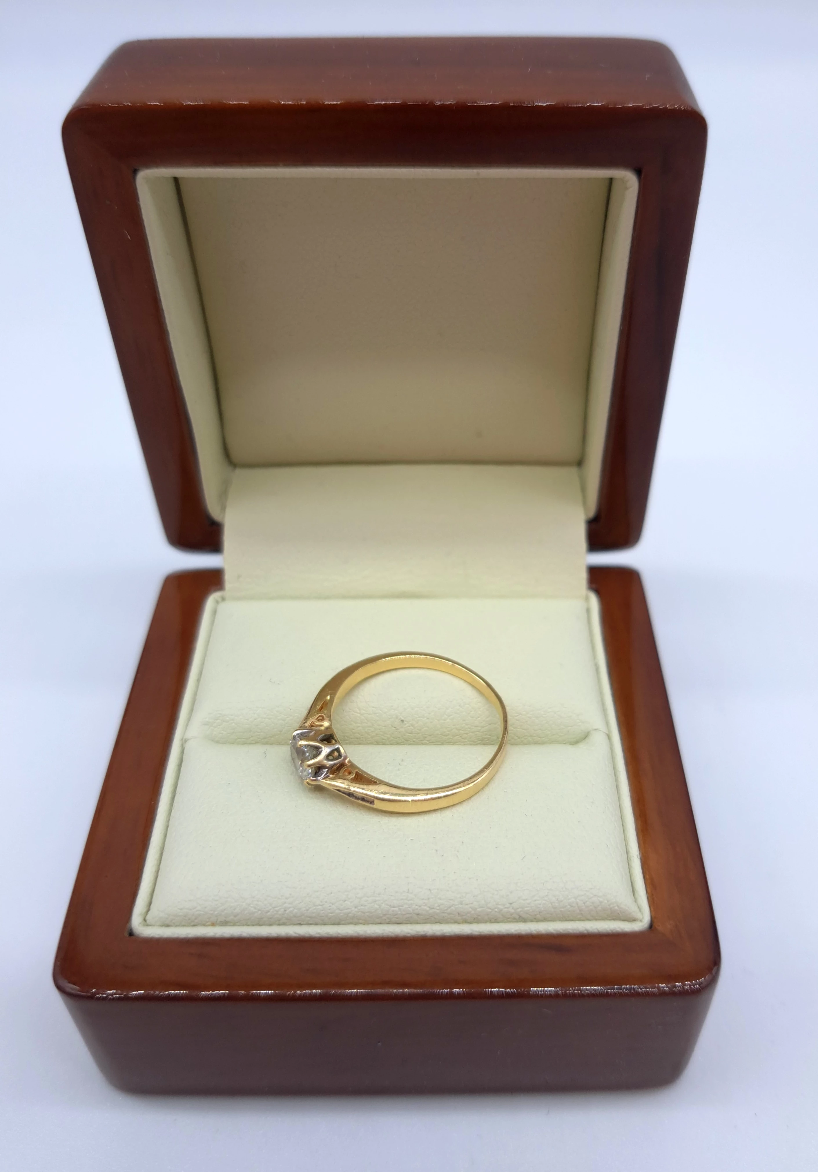 wyrob-jubilerski-uzywany-zloty-pierscionek-585-207g-material-15835-2