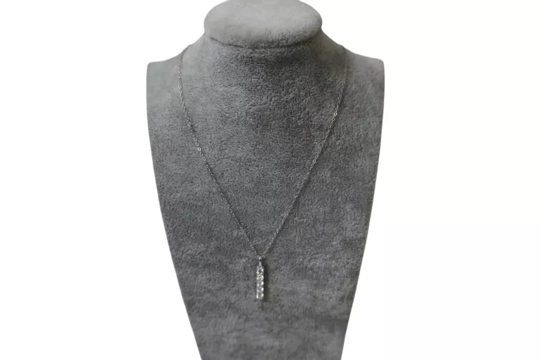 PIĘKNY SREBRNY ŁAŃCUSZEK Z ZAWIESZKĄ 925 1,58G