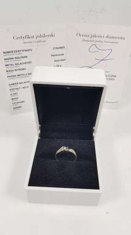 CIEKAWY STARY PIERŚCIOENK Z DIAMENTEM 1,72G 500 0.04CT R11