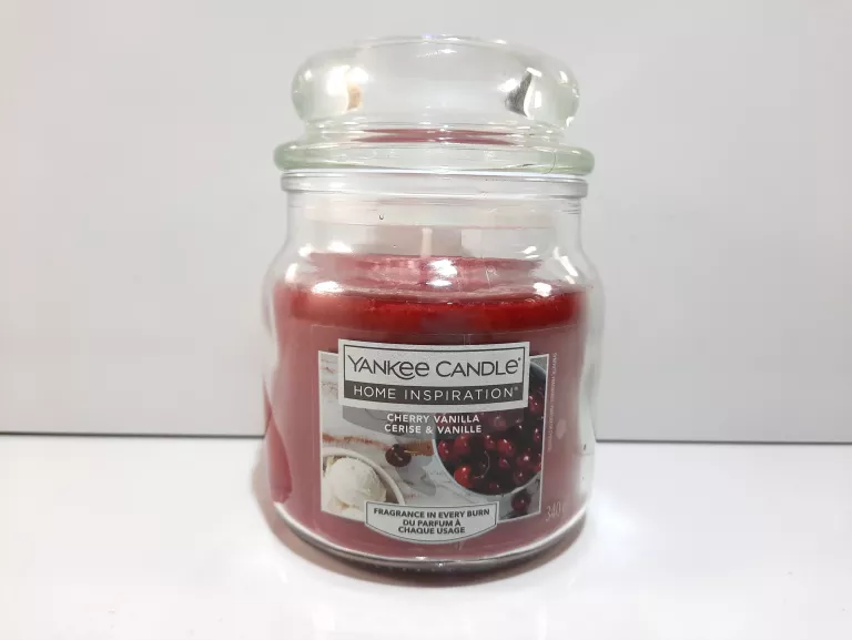 swieca-yankee-candle-home-inspiration-cherry-vanilla-340g-pasieka-36-a-poznan-ska-x