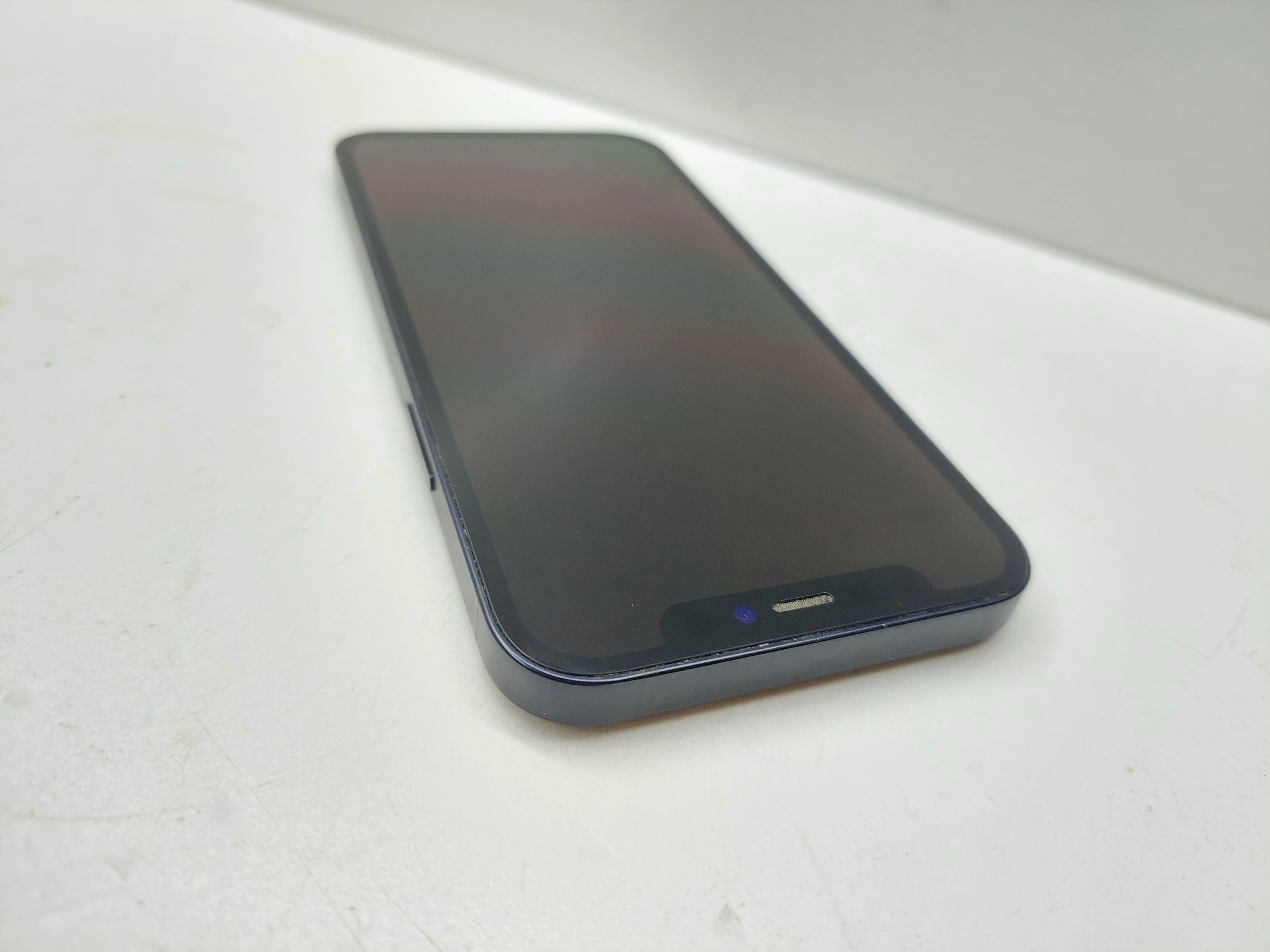 telefon-apple-iphone-12-bat-100-kod-producenta-mgj53pma