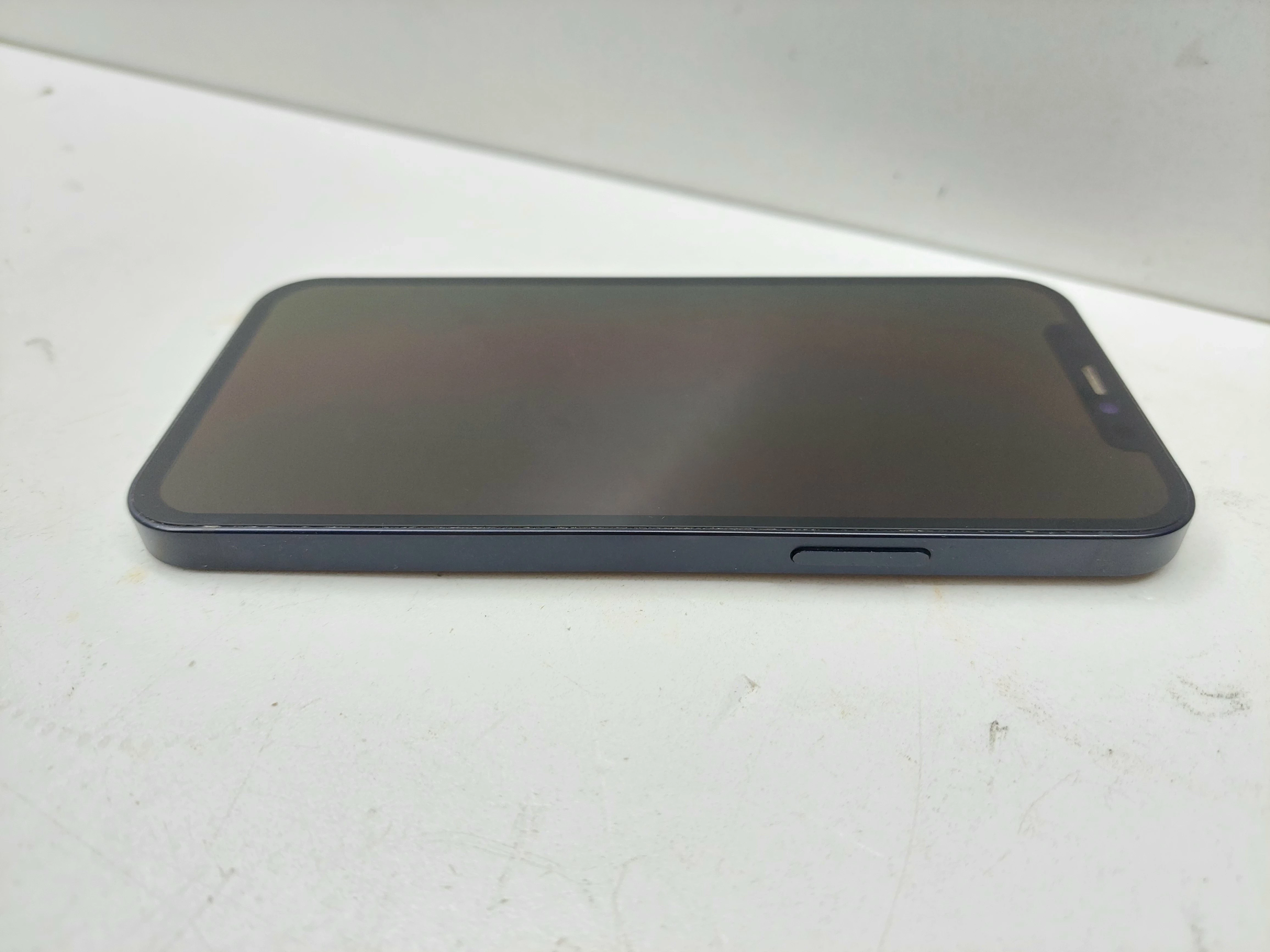 telefon-apple-iphone-12-bat-100-ean-gtin-0190199220966