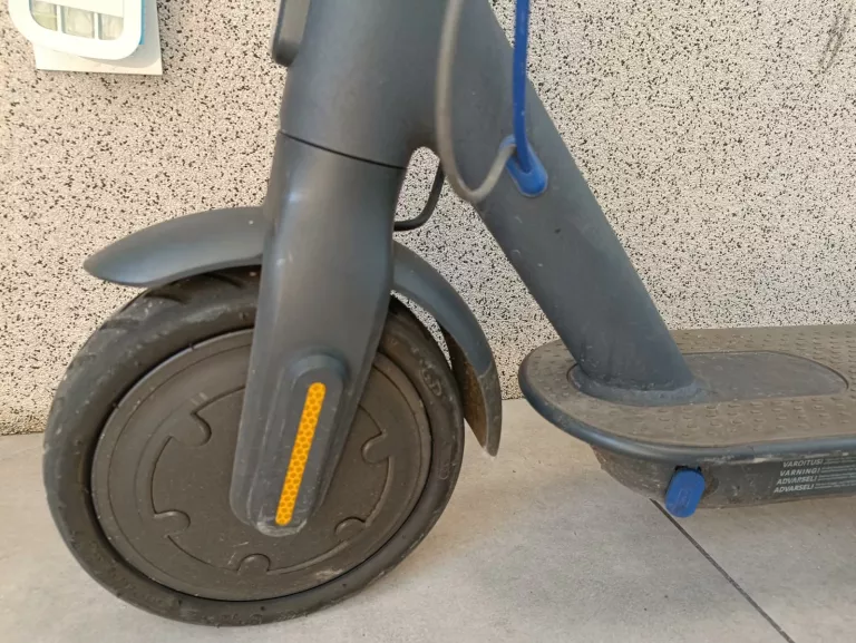 HULAJNOGA ELEKTRYCZNA XIAOMI MI ELECTRIC SCOOTER 3 600 W + ŁADOWARKA