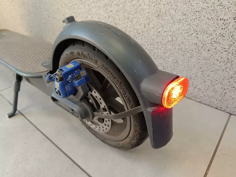HULAJNOGA ELEKTRYCZNA XIAOMI MI ELECTRIC SCOOTER 3 600 W + ŁADOWARKA