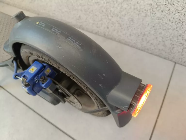 HULAJNOGA ELEKTRYCZNA XIAOMI MI ELECTRIC SCOOTER 3 600 W + ŁADOWARKA