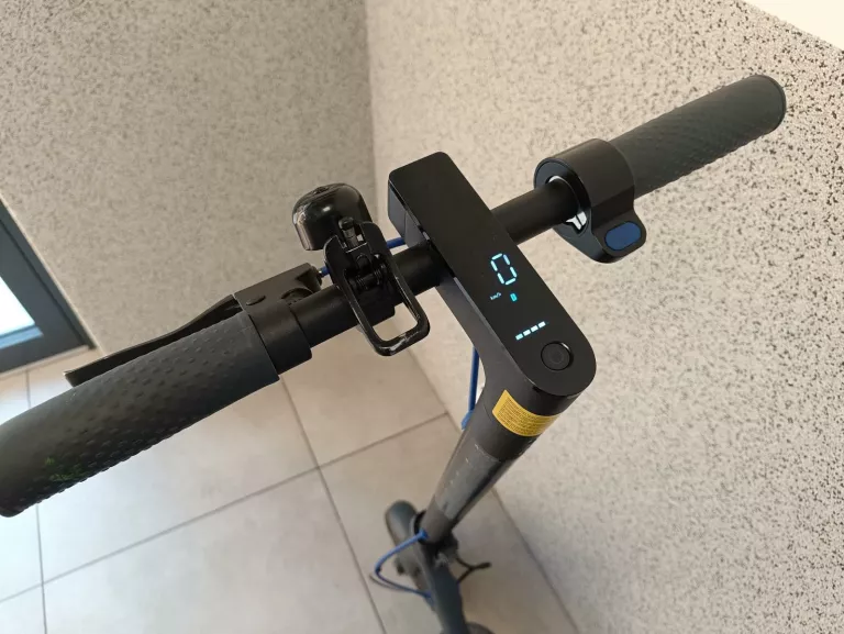 HULAJNOGA ELEKTRYCZNA XIAOMI MI ELECTRIC SCOOTER 3 600 W + ŁADOWARKA