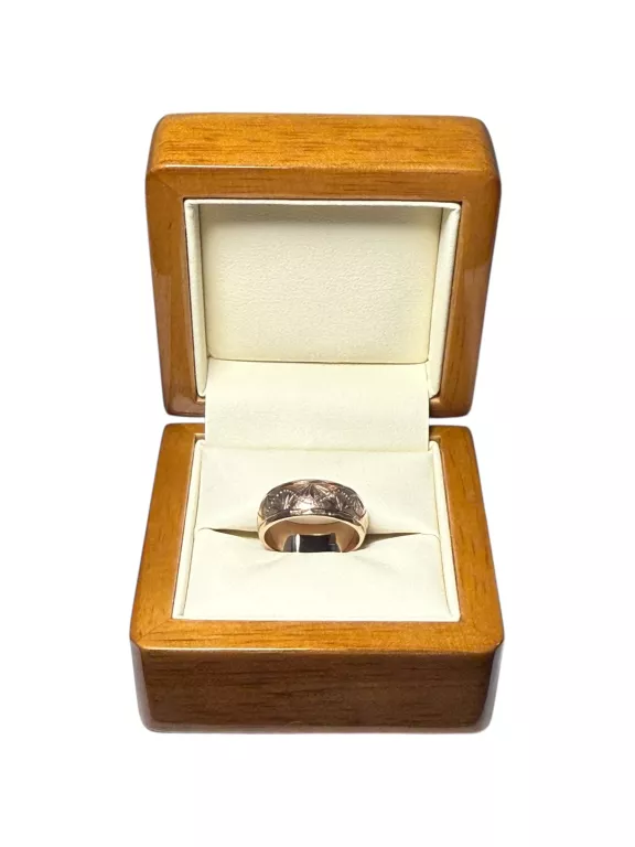 PIĘKNA ZŁOTA OBĄCZKA 375 4,64G
