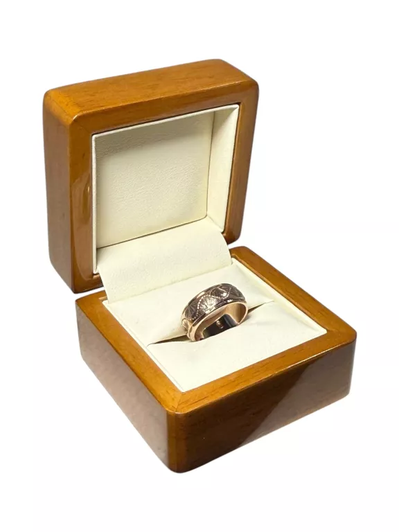 PIĘKNA ZŁOTA OBĄCZKA 375 4,64G