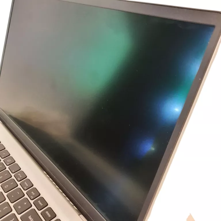 LAPTOP DELL INSPIRON 15 3520 15,6 " INTEL CORE I5 16 GB / 512 GB WIN 11