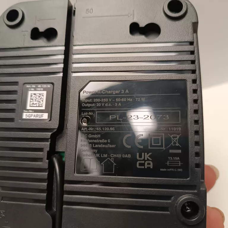 AKUMULATOR LI-ION Z ŁADOWARKĄ ZESTAWEINHELL 18 V 4 AH