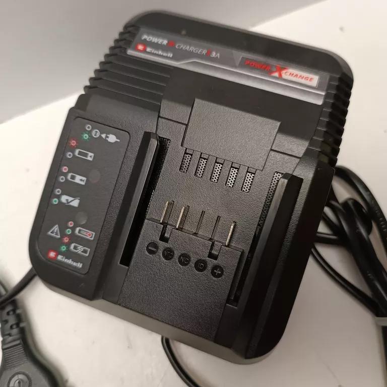 AKUMULATOR LI-ION Z ŁADOWARKĄ ZESTAWEINHELL 18 V 4 AH