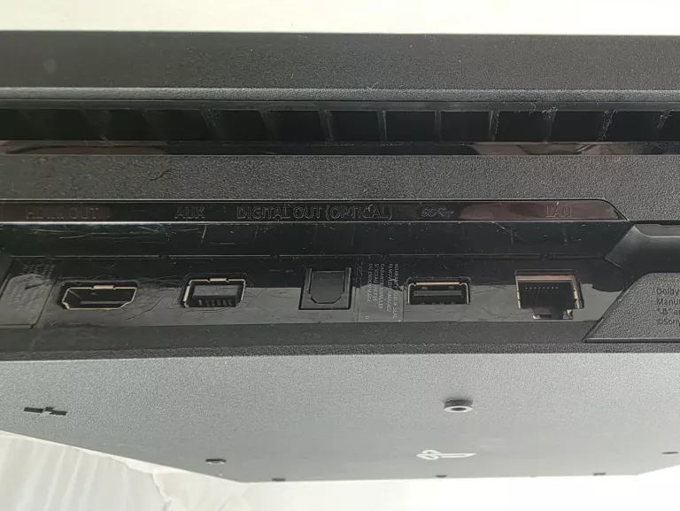 KONSOLA PLAYSTATION 4