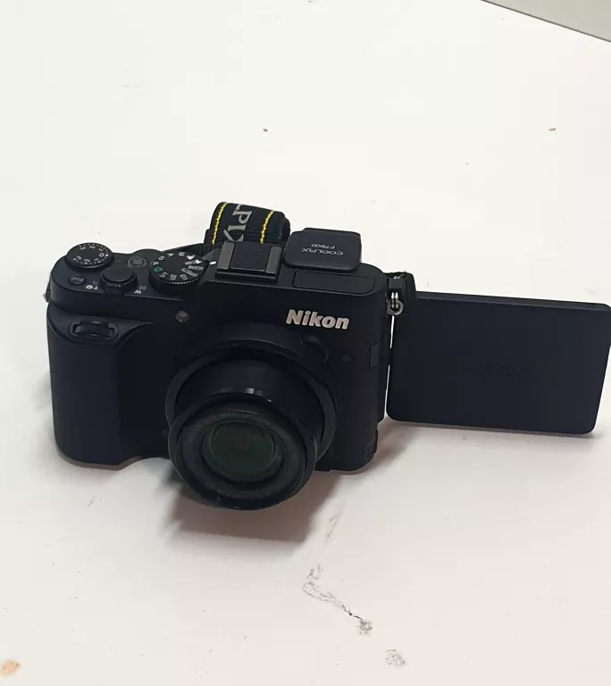 NIKON COLPIX P7800