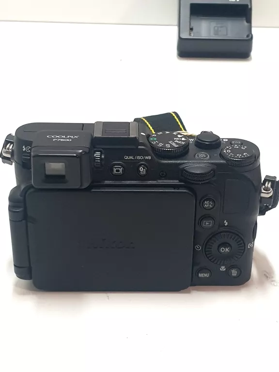 NIKON COLPIX P7800