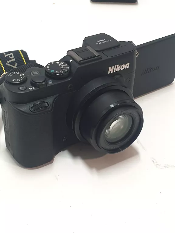 NIKON COLPIX P7800