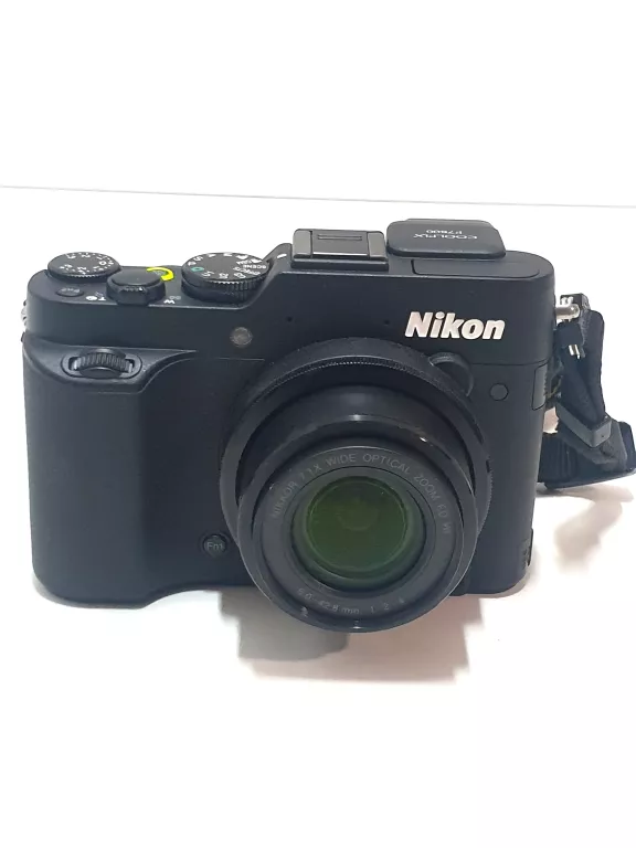 NIKON COLPIX P7800