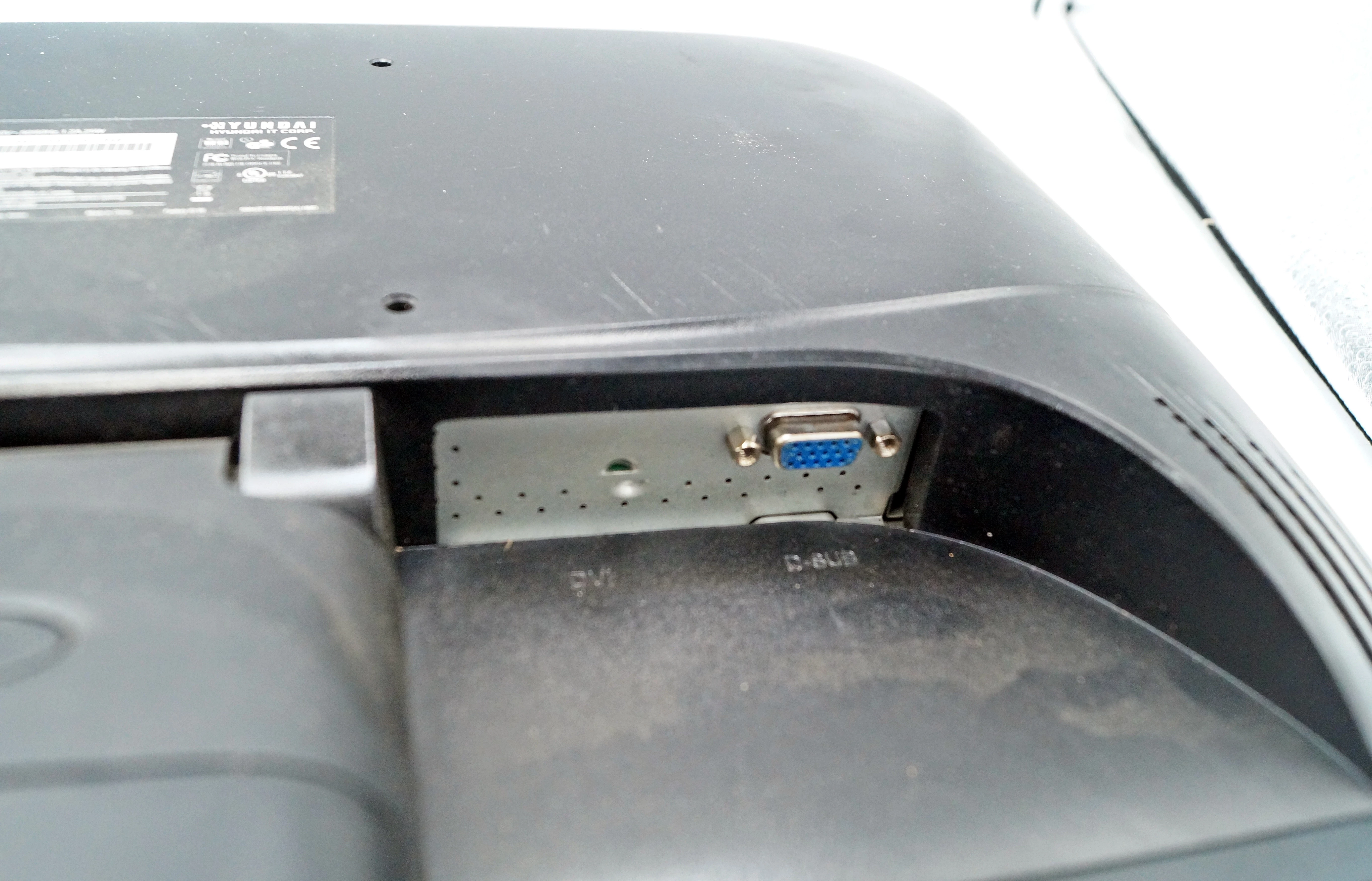 monitor-19-lcd-hyundai-x93w-1440-x-900-vga-rodzaj-podswietlania-206418-227542