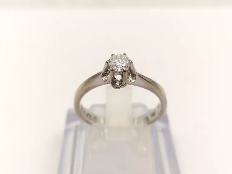 ZŁOTY PIERŚCIONEK Z DIAMENTEM 750 0,30CT 4,23 G R 17