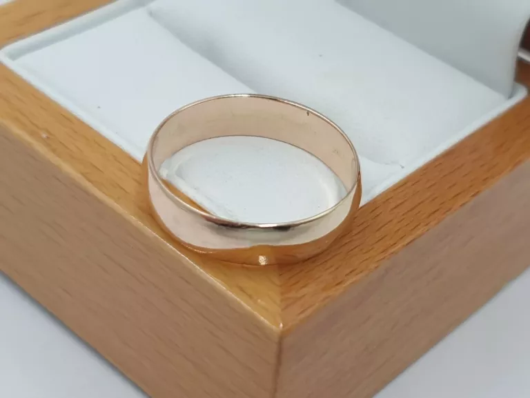ZŁOTA OBRĄCZKA R:23 3,84 G [585]