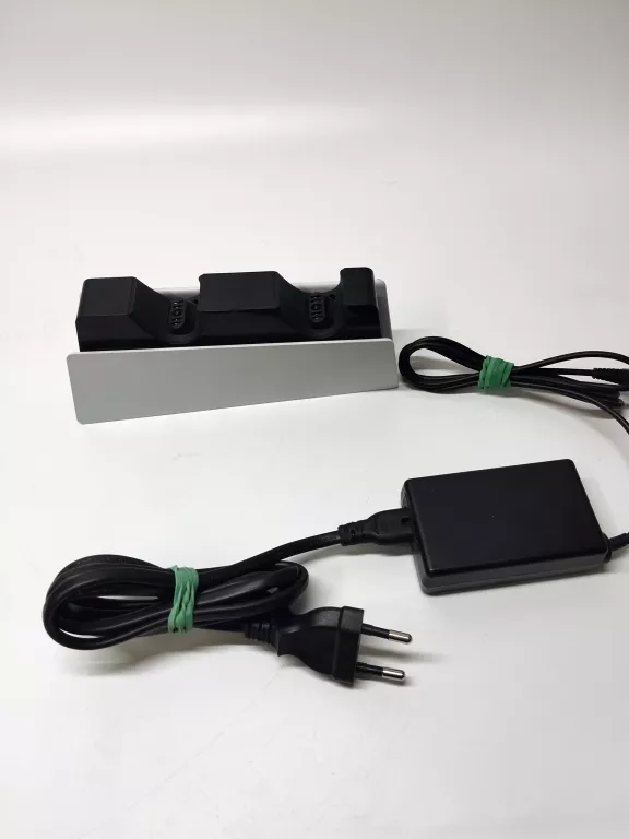 STACJA DOKUJĄCA DO ŁADOWANIA PADÓW SONY CFI-ZDS1