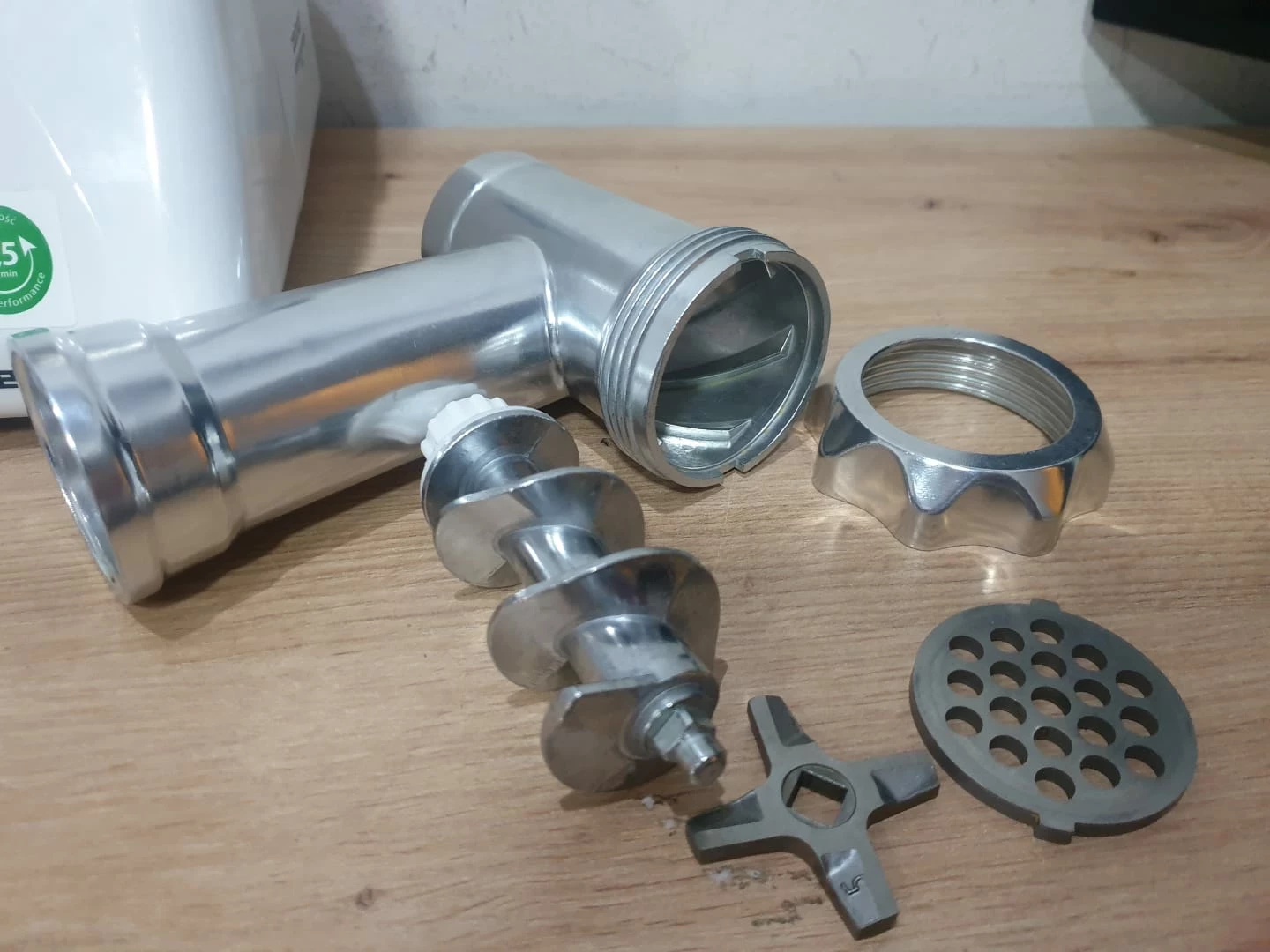 maszynka-do-mielenia-miesa-zelmer-zmm2854b-cechy-dodatkowe-latwy-do-czyszczenia