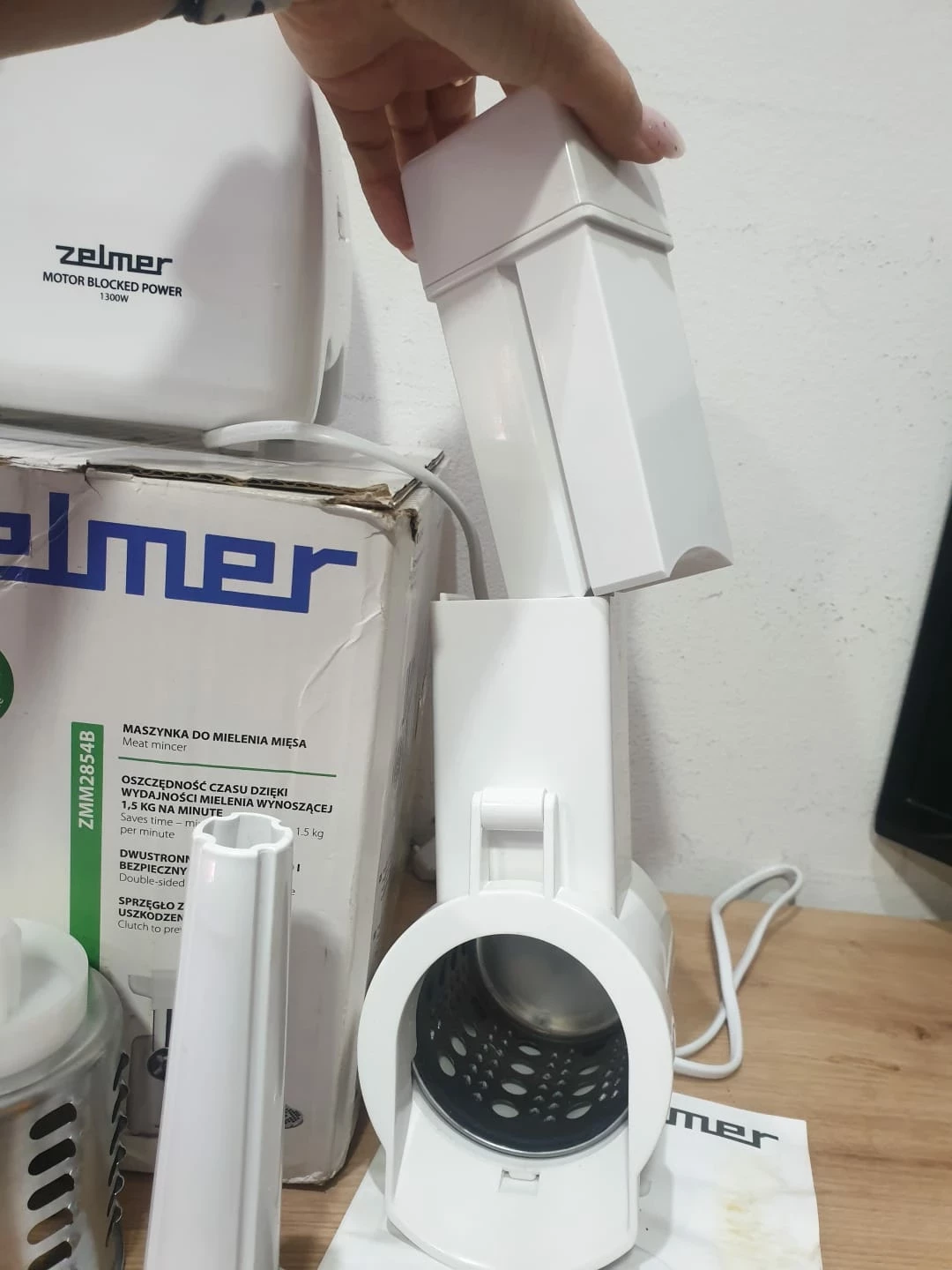 maszynka-do-mielenia-miesa-zelmer-zmm2854b-moc-nominalna-130000