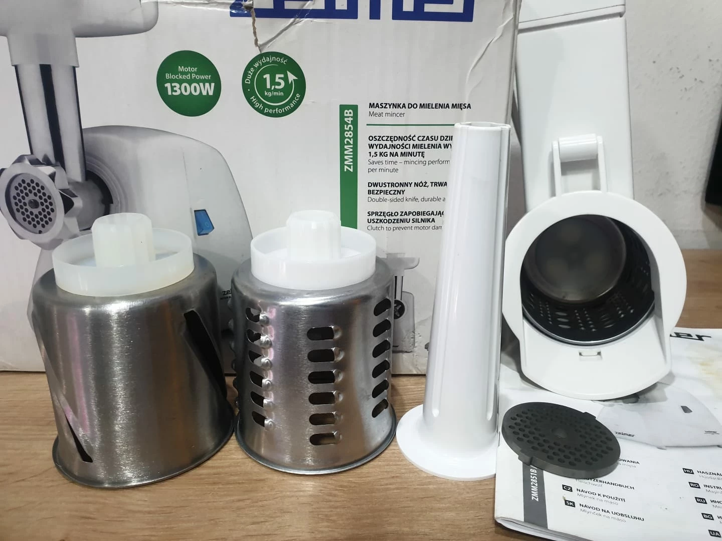 maszynka-do-mielenia-miesa-zelmer-zmm2854b-srednica-otworow-w-sitkach-3