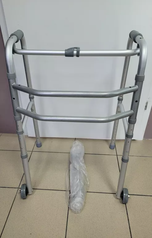 BALKONIK DO NAUKI CHODZENIA CHODZIK NA KÓŁKACH LUB STOPKACH SKŁADANY RF-13
