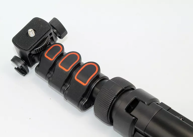 ALUMINIOWY TRIPOD STATYW ULANZI TB64Z Z UCHWYTEM NA SMARTFON I PILOTEM