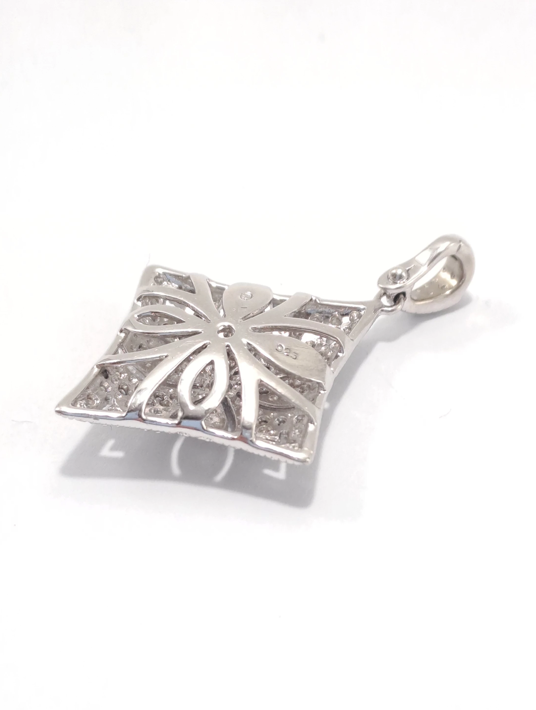 srebro-wyrob-jubilerski-uzywany-srebrny-wisiorek-925440-stan-11323-2