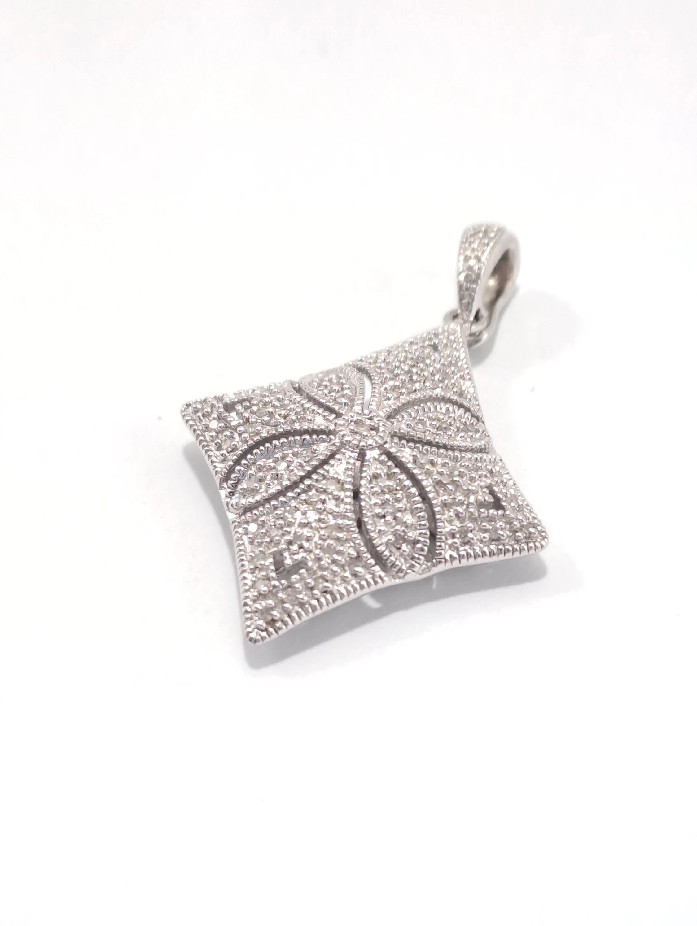 srebro-wyrob-jubilerski-uzywany-srebrny-wisiorek-925440-ean-gtin-5904665605196