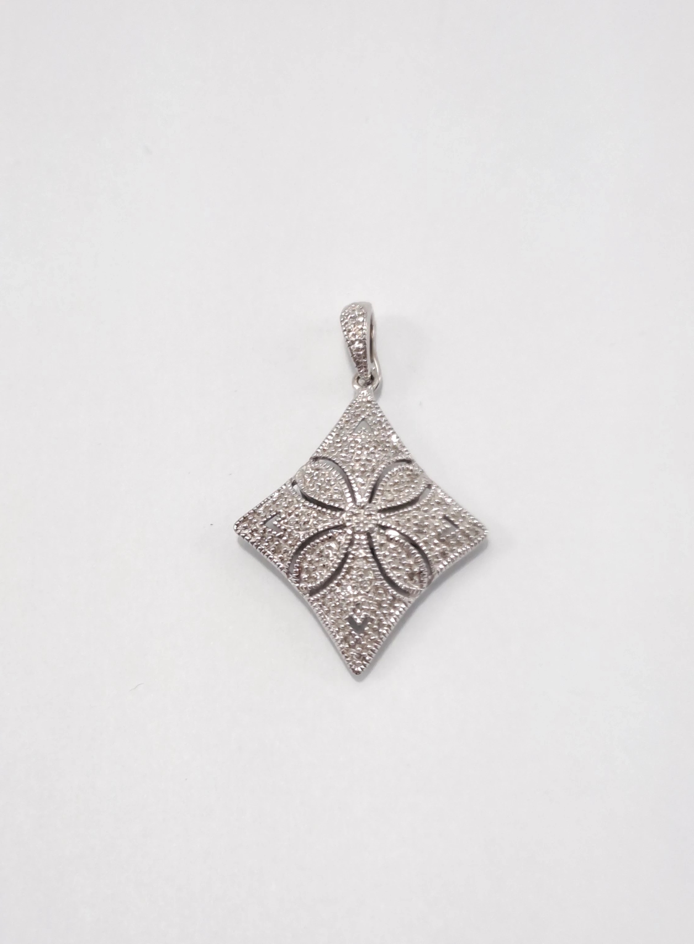 srebro-wyrob-jubilerski-uzywany-srebrny-wisiorek-925440-koscielna-27a-gryfino-green