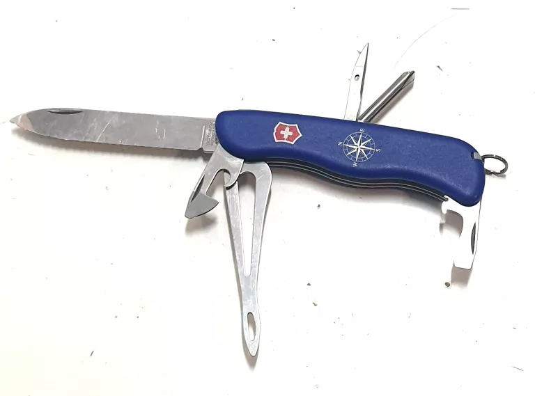 SCYZORYK VICTORINOX BA